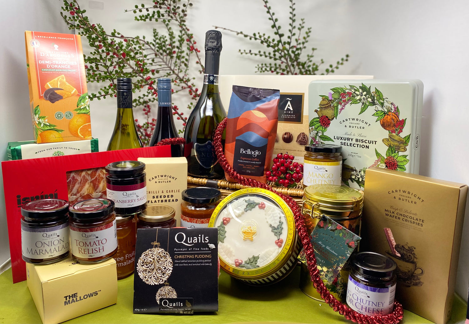 Quails £200 Christmas Hamper in a Lidded and Lined Wicker Basket